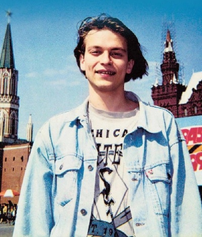 Женился на Юлии Высоцкой, дочь от второй жены, с третьей - 17 лет не идёт в ЗАГС. Как живёт актёр Анатолий Кот