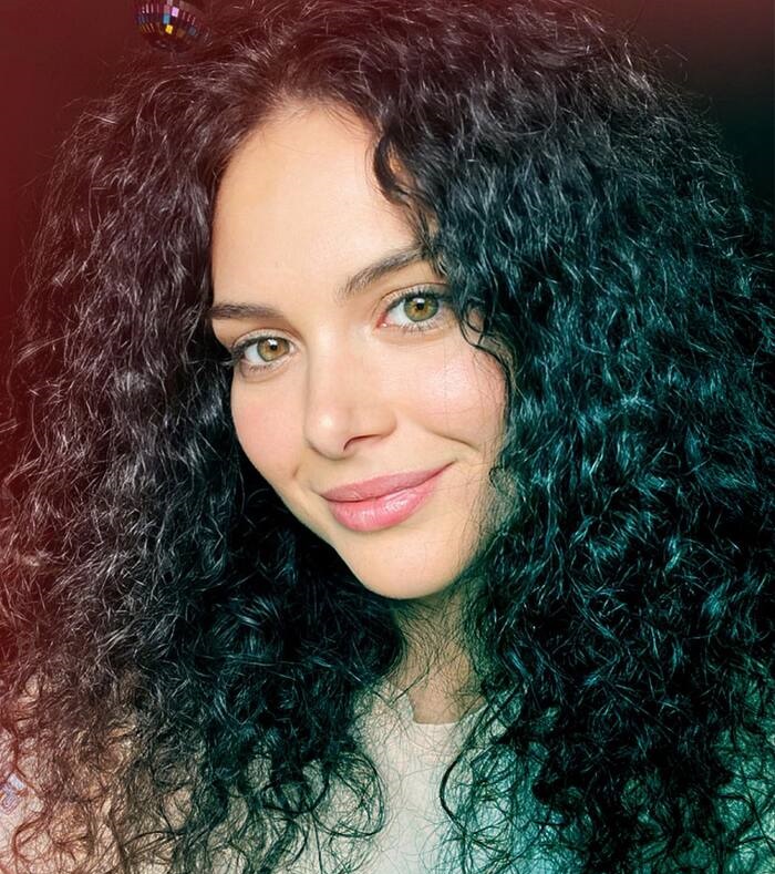 Жил в подвале, роман с Климовой, жена на 18 лет младше и 3-е детей: судьба актера Евгения Воловенко