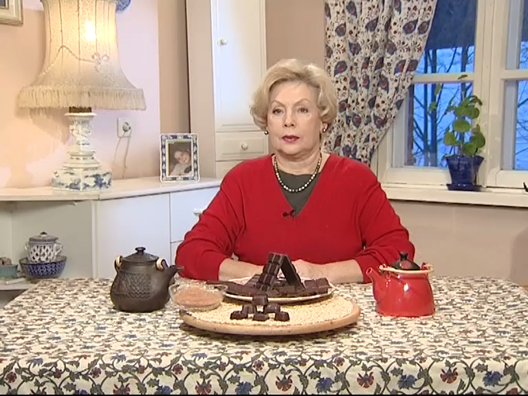 Дружба с Ахеджаковой рухнула, а общий дом превратился в две крепости: как живёт 88-летняя Алла Будницкая и ее приемная дочь
