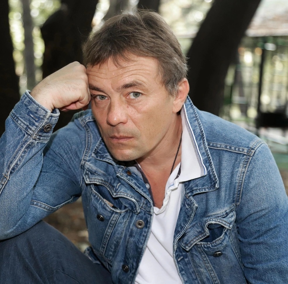 После 14 лет брака ушёл с двумя чемоданами и встретил настоящую любовь: как сложилась жизнь Олега Василькова