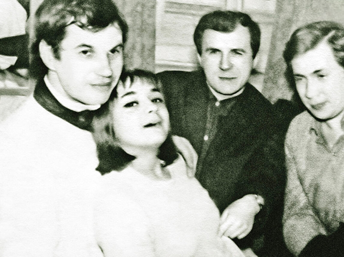 36 лет без Георгия Буркова: как сложилась судьба 80-летней вдовы Татьяны Ухаровой и с кем она обрела новое счастье