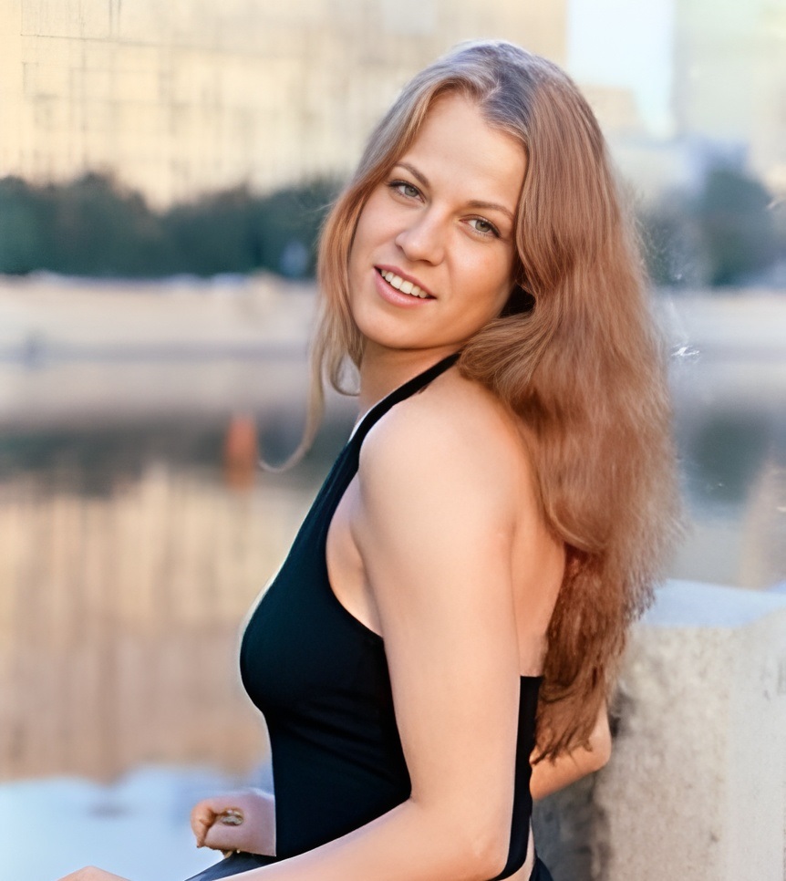 "Слишком странная для театра": Александра Ребенок стала музой Богомолова и обрела семейное счастье с актером