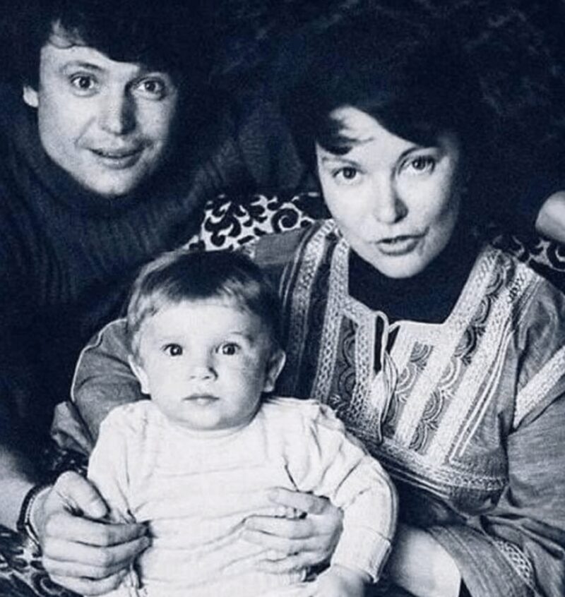 Влюбился в 15 лет, тёща помогла жениться, полвека живет на волоске от развода: Борис Токарев и Людмила Гладунко