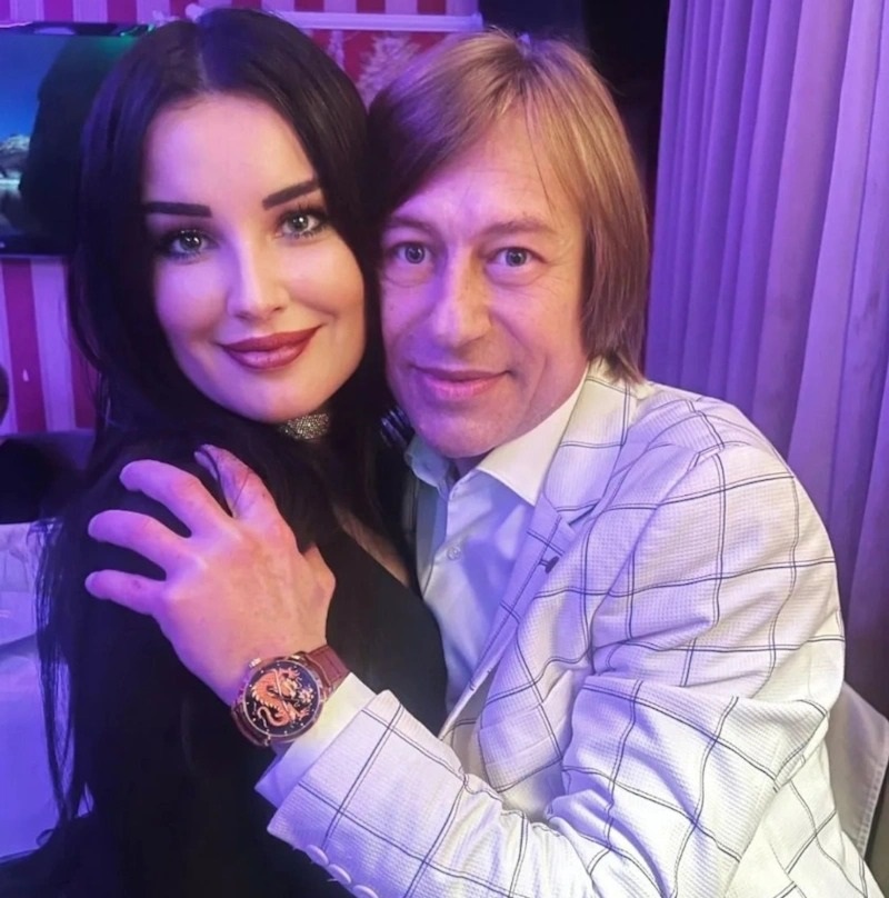 Вышла замуж за друга мужа, 4 года делили наследство с африканскими родственниками: Как живёт вдова и дочь Пьера Нарцисса