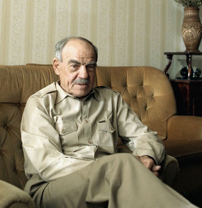 Полвека верен одной женщине, но в 70 лет пошла молва об измене: как жена Глузского спасла семью и как живут их дети