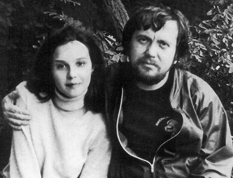 Старшая дочь покорила Америку, младшая избегает публичности, а она стала фармацевтом: как живёт Татьяна Друбич и её дети