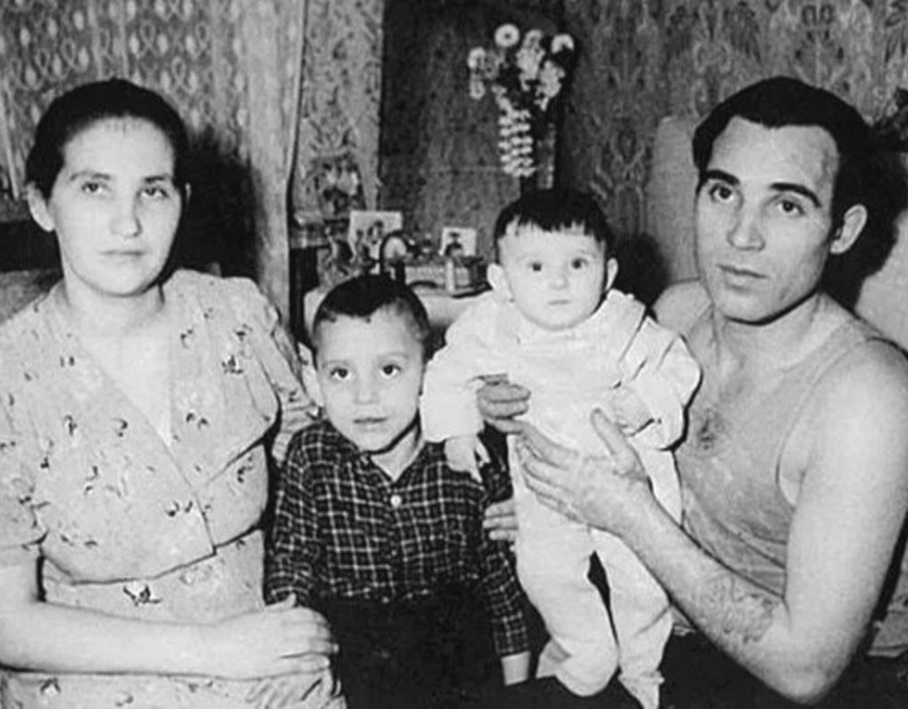 Собрался бросить жену ради другой, не зная, что ей осталось три месяца: о чём Гаркалин сожалел до конца жизни