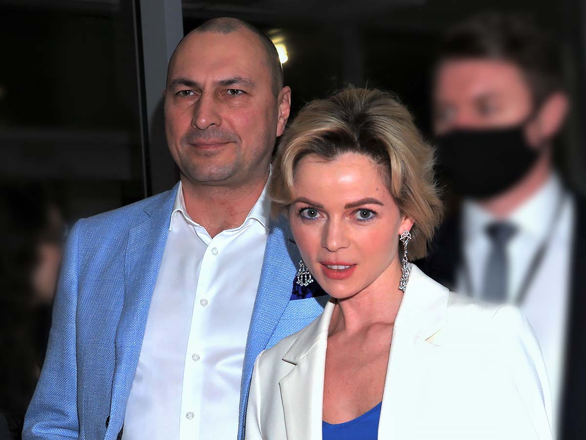 Вышла замуж за бывшего Волочковой и родила ему двоих сыновей: как живёт телеведущая Елена Николаева