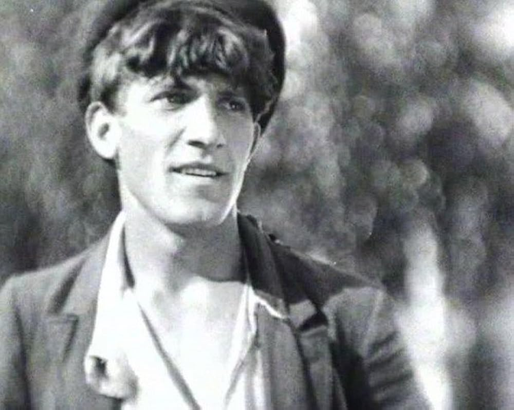 Перед ним извинялся Сталин, жена ушла к Ульянову, 25 лет не пил после трагедии: актёр Николай Крючков