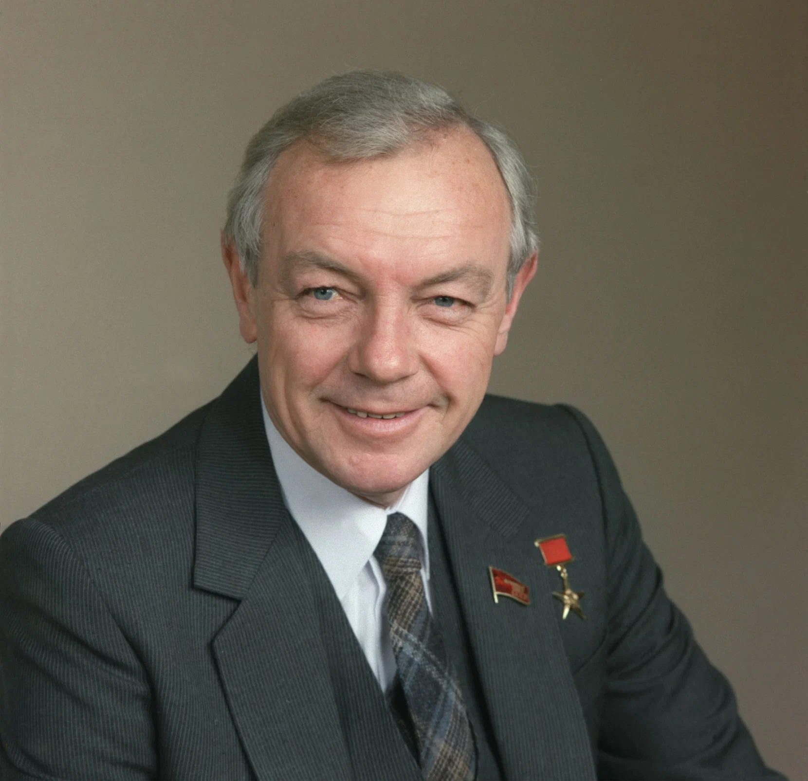 Отказал Быстрицкой, полвека прожил с Николаевой, а последние годы провёл с молодой: судьба Кирилла Лаврова