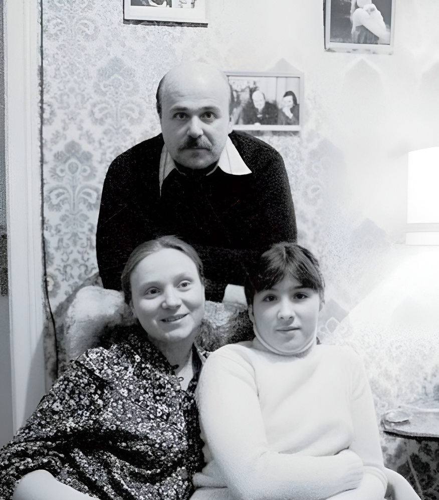 Стала второй мамой для дочери Калягина, родила ему сына, а спустя 40 лет их пути разошлись: судьба Евгении Глушенко