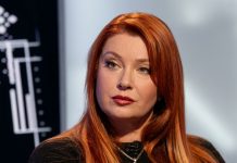 «Я бы ни-ни, если бы знала про Пугачёву»: Вера Сотникова родила в 17 лет от дворника, а теперь дала обет безбрачия