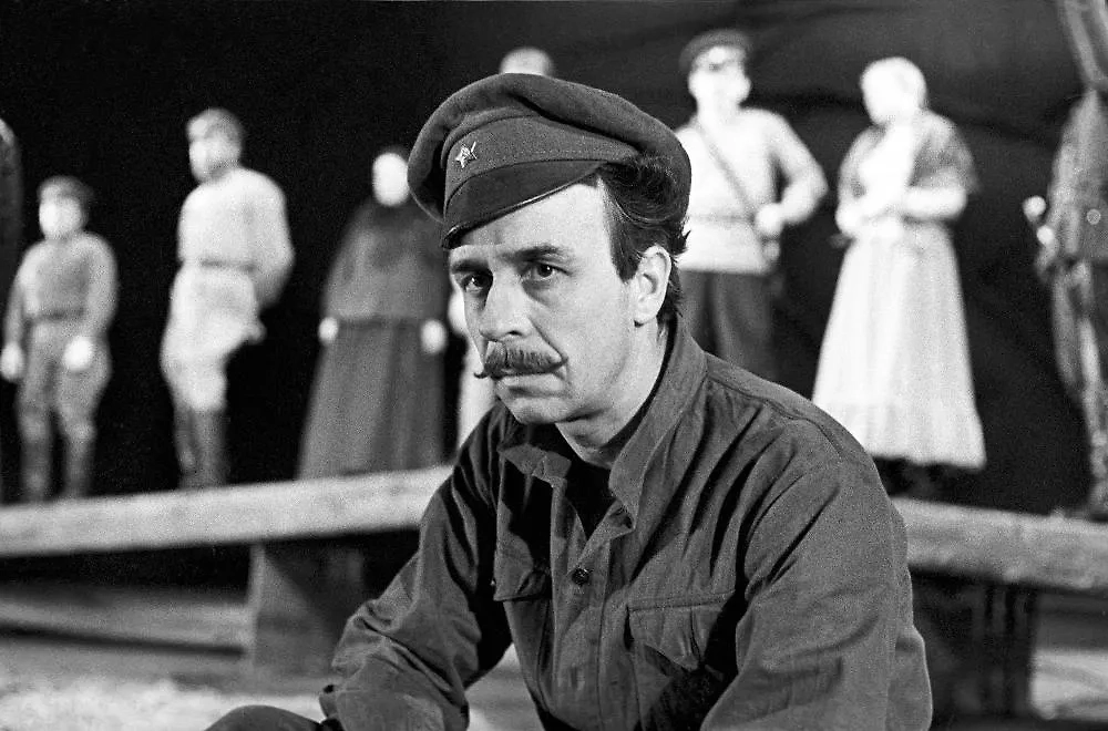 Коллеги писали доносы, Ефремов отнял роль, а с братом не разговаривал 25 лет: драма Олега Борисова