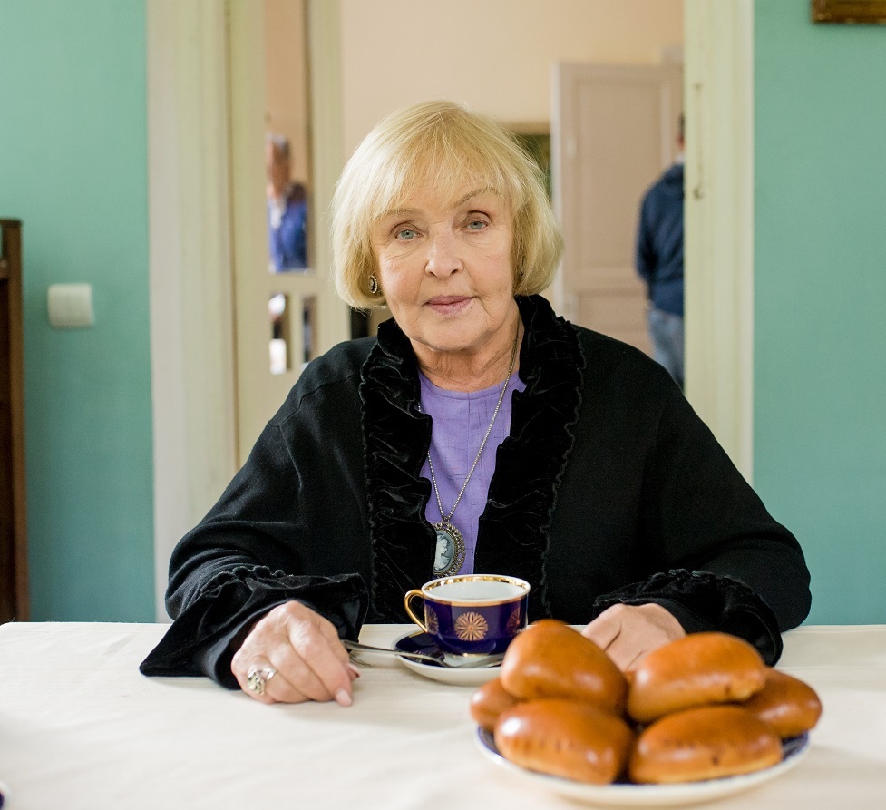 «В России меня любили больше»: что осталось от прежней жизни 89-летней Ады Роговцевой и как сейчас живёт актриса