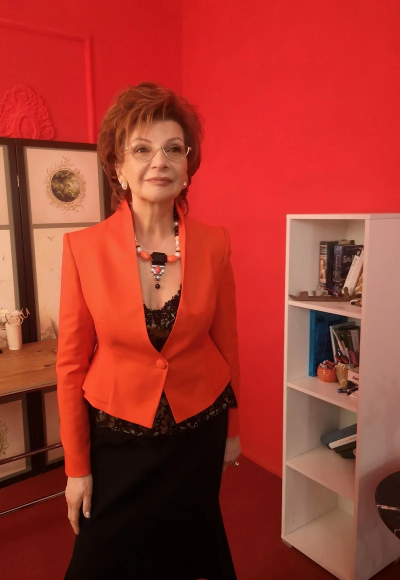 Прошло 8 лет: дочь Державина отказалась от наследства в пользу мачехи - как сегодня живет 80-летняя Роксана Бабаян