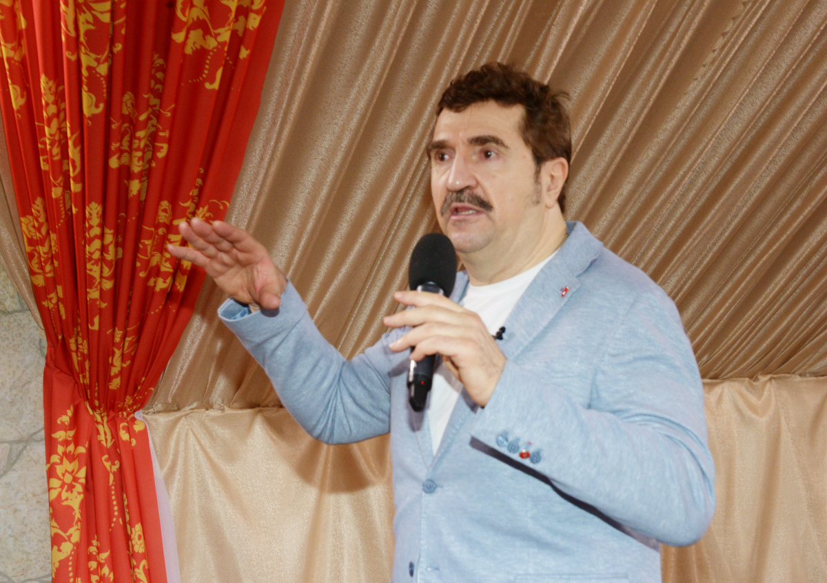 Спасал чужие отношения в «Моей семье», а сам оставил женщину с ребёнком: куда исчез 61-летний Валерий Комиссаров