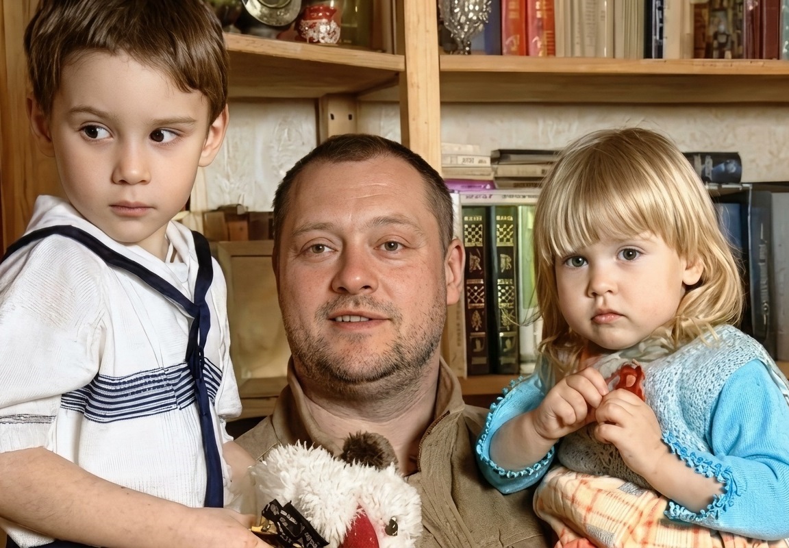 Обрила голову, сменила веру и имя, родила семерых детей: как живёт в США внучка Владимира Высоцкого