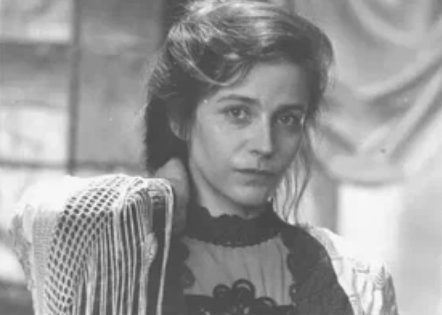 Как живёт 70-летняя Елена Сафонова - главная «мать-одиночка» советского кино, которую теперь не узнают