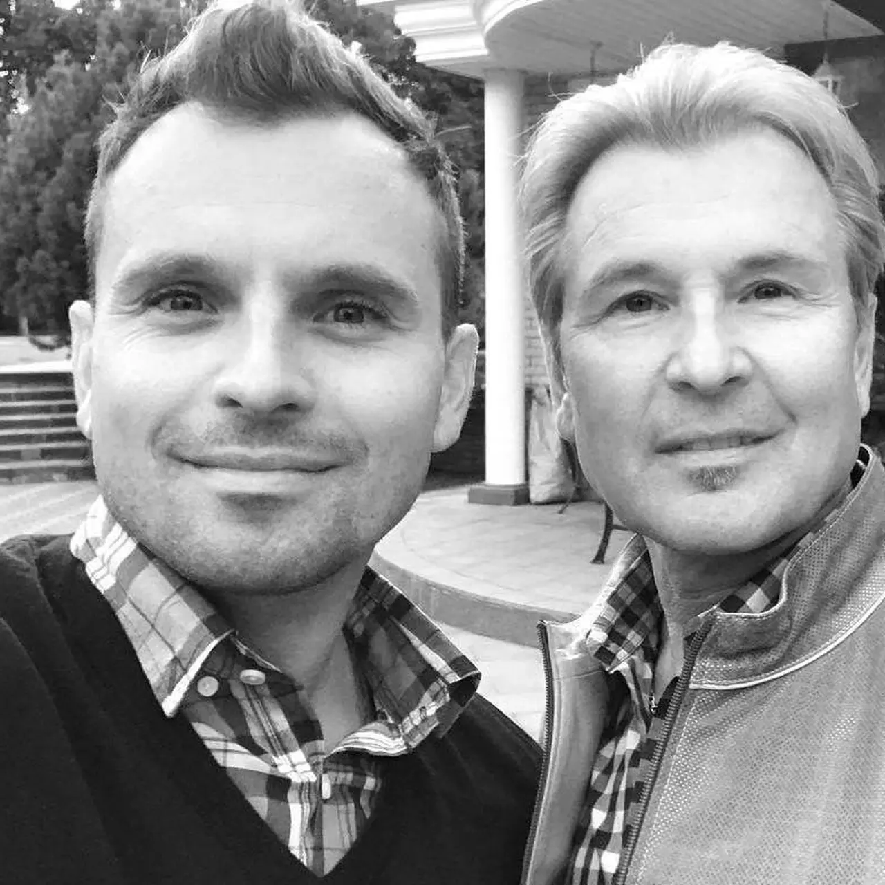 Отец появлялся раз в год, а после победы на «Фабрике» он вообще пропал: как живет 45-летний Никита Малинин и кто его жена