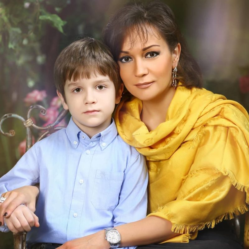 Татуировка на лице, крашенные волосы и рэп: каким вырос 19-летний сын Татьяны Булановой