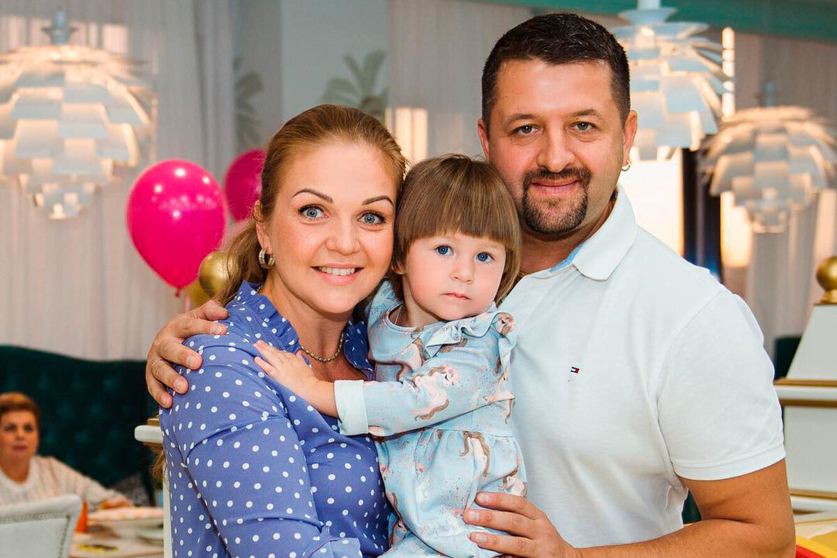 Потеряла первую любовь, родила двоих детей и набрала 30 кг. Куда пропала Марина Девятова