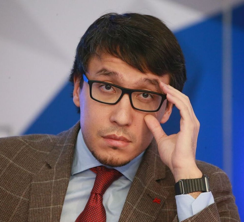 Дмитрий Абзалов: кто его жена, есть ли дети и какую национальность ему приписывают