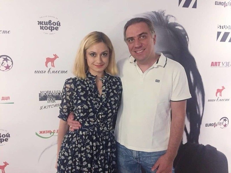Прошло 9 лет: как живёт 46-летняя Карина Мишулина после отказа признать Еремеева братом и увольнения из театра