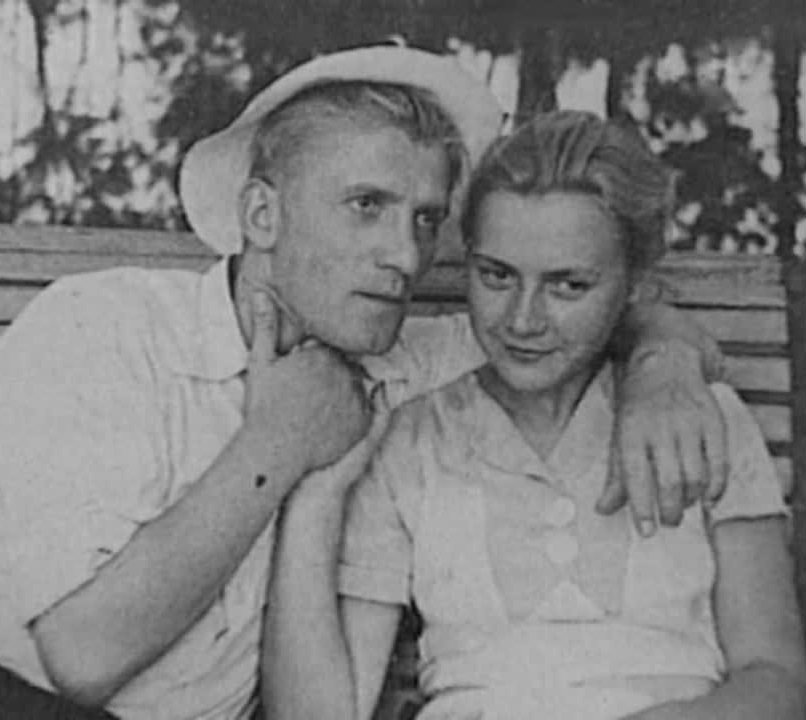 Перед ним извинялся Сталин, жена ушла к Ульянову, 25 лет не пил после трагедии: актёр Николай Крючков