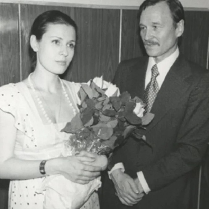 20 лет любила чужого мужа, а сама годами ждала своего: что скрывала Валентина Толкунова
