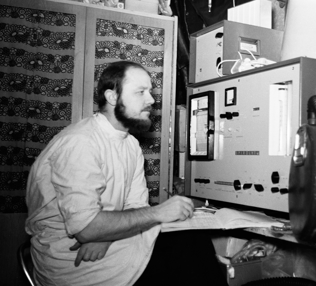 Нашёл жену по фотографии и прожил с ней 33 года: как сложилась жизнь Юрия Сенкевича - ведущего «Клуба путешественников»
