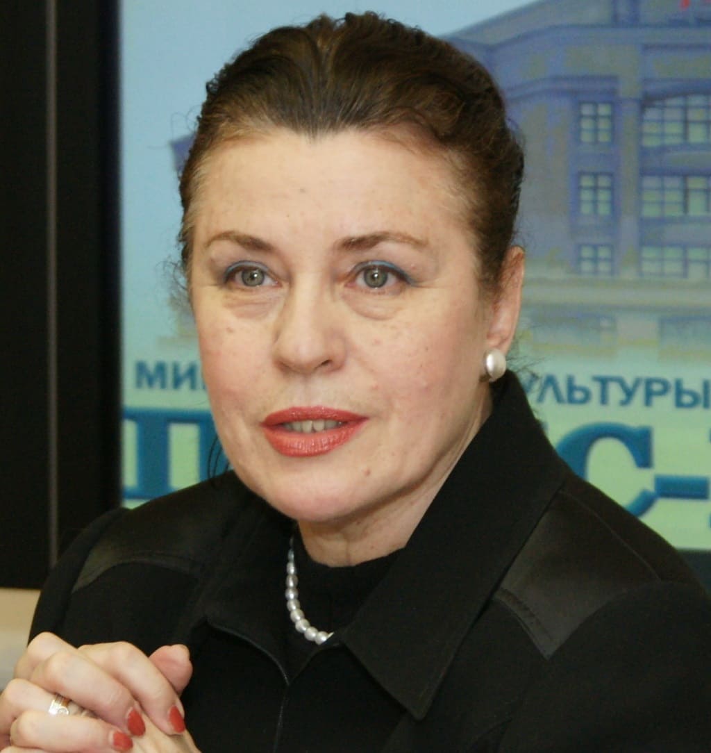 20 лет любила чужого мужа, а сама годами ждала своего: что скрывала Валентина Толкунова